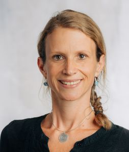 Dr. med. Anne Miller