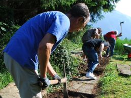 Anpacken statt spenden