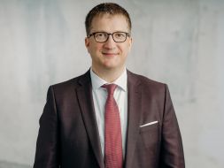 DGPPN-Preis 2020 geht an UPD Forscher Prof. Dr. med. Sebastian Walther