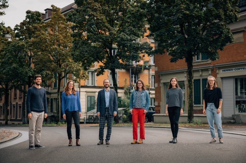 V.l.n.r.: Samuel Helbling, Psychologe, Madlen Baumgartner, Chefarztsekretärin, Roland Sanwald, leitender Psychologe, Katrin Klein, Chefärztin, Simona Pacozzi, Psychologin, Julie Anderegg, Psychologin, es fehlt: Laura Welke, Assistenzärztin